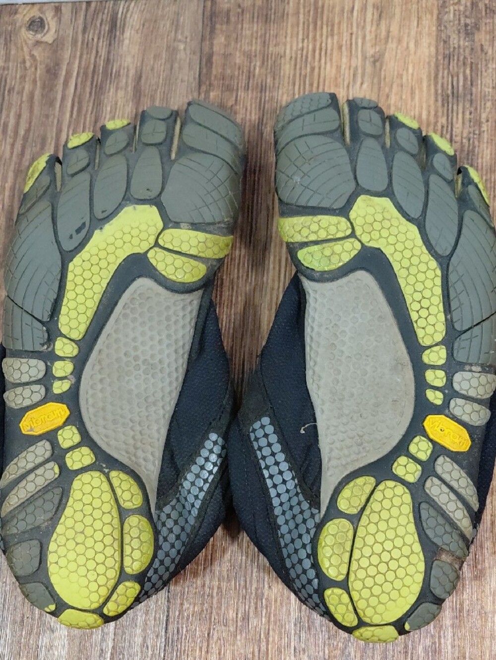 Vibram FiveFingers Black and Yellow Minimalist Toe Shoes Size 42/10-11 - Picture 7 of 8